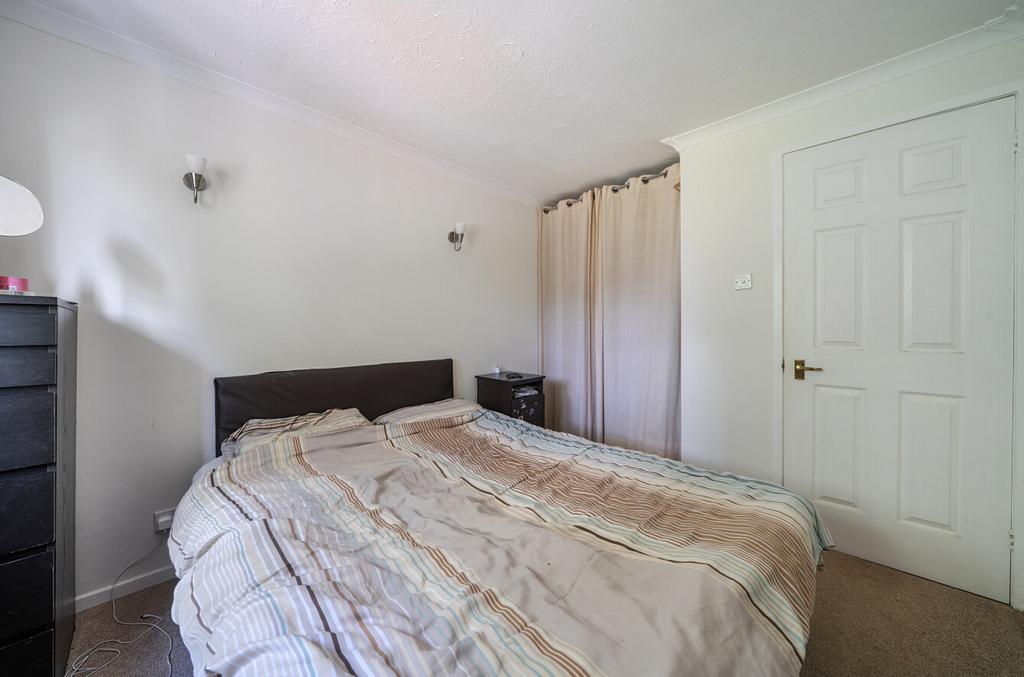 Apartment in Southampton - View 5