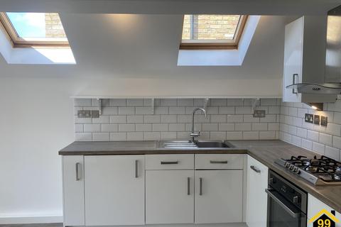 2 bedroom flat to rent, Gilstead Road, London, SW6