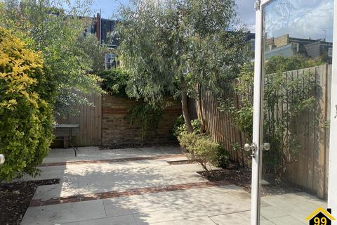 2 bedroom flat to rent, Gilstead Road, London, SW6