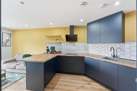 2 bedroom apartment for sale, Pond Garth, York