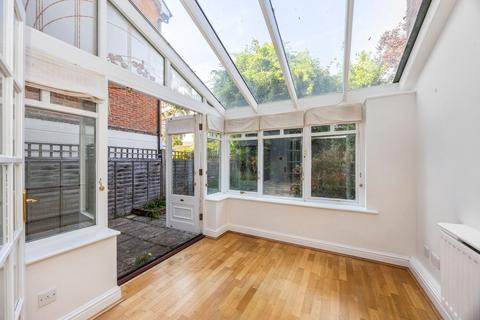 undefined, North Parade, Horsham, RH12