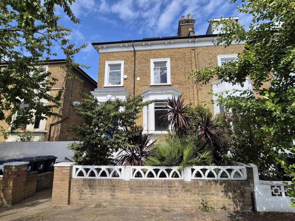 Apartment in Ealing - View 5