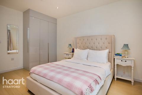 1 bedroom apartment for sale, Glasshouse Gardens, London