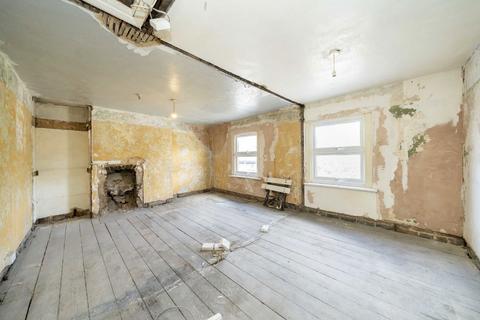 4 bedroom terraced house for sale, Old Oak Lane, London NW10