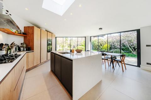 4 bedroom semi-detached house for sale, St. Julian's Close, Streatham Common, London, SW16