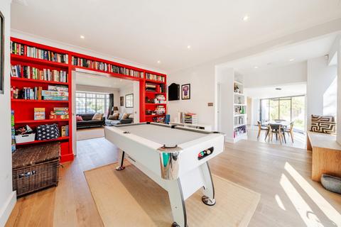 4 bedroom semi-detached house for sale, St. Julian's Close, Streatham Common, London, SW16