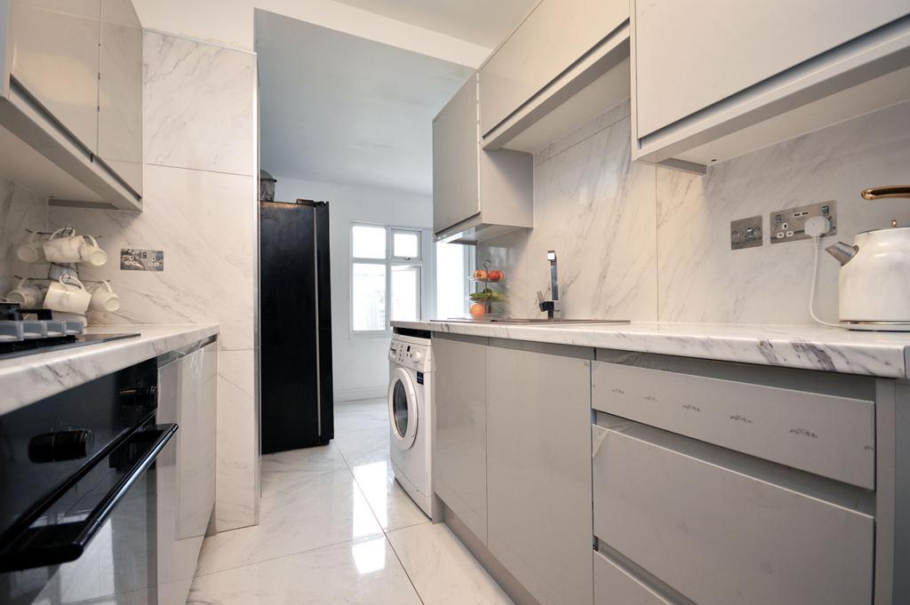 House in London - View 3