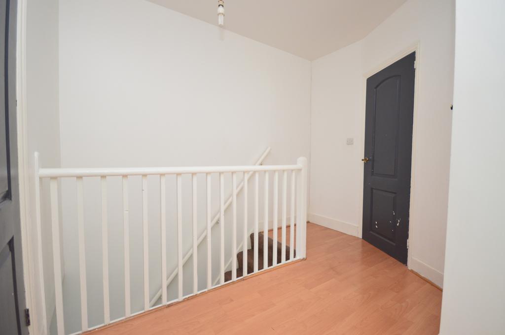House in London - View 5