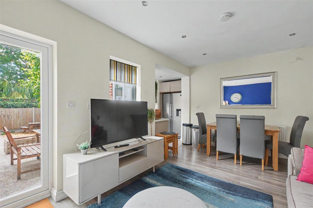 House in Beeston Nottingham - View 3