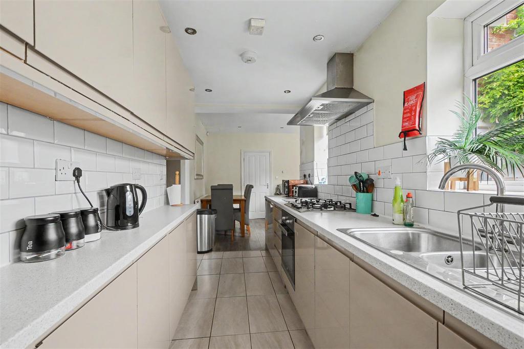 House in Beeston Nottingham - View 4