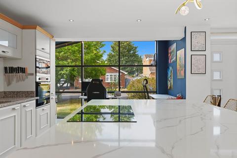 4 bedroom detached house for sale, Middelburg Close, Nuneaton
