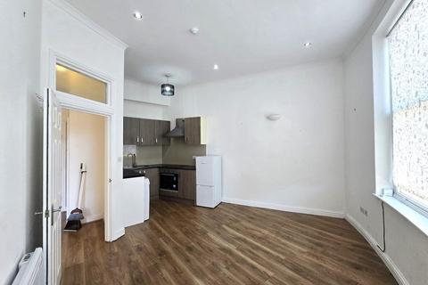 1 bedroom flat to rent, Stoke Newington Road, London N16