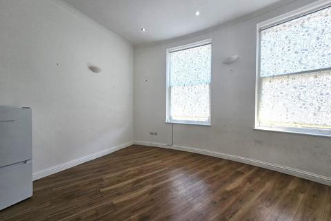 1 bedroom flat to rent, Stoke Newington Road, London N16