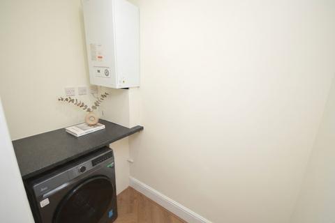 2 bedroom flat for sale, Moorgate Road, Hartshaw, S60
