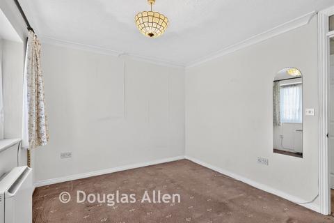 2 bedroom flat for sale, Cunningham Close, Chadwell Heath, Essex