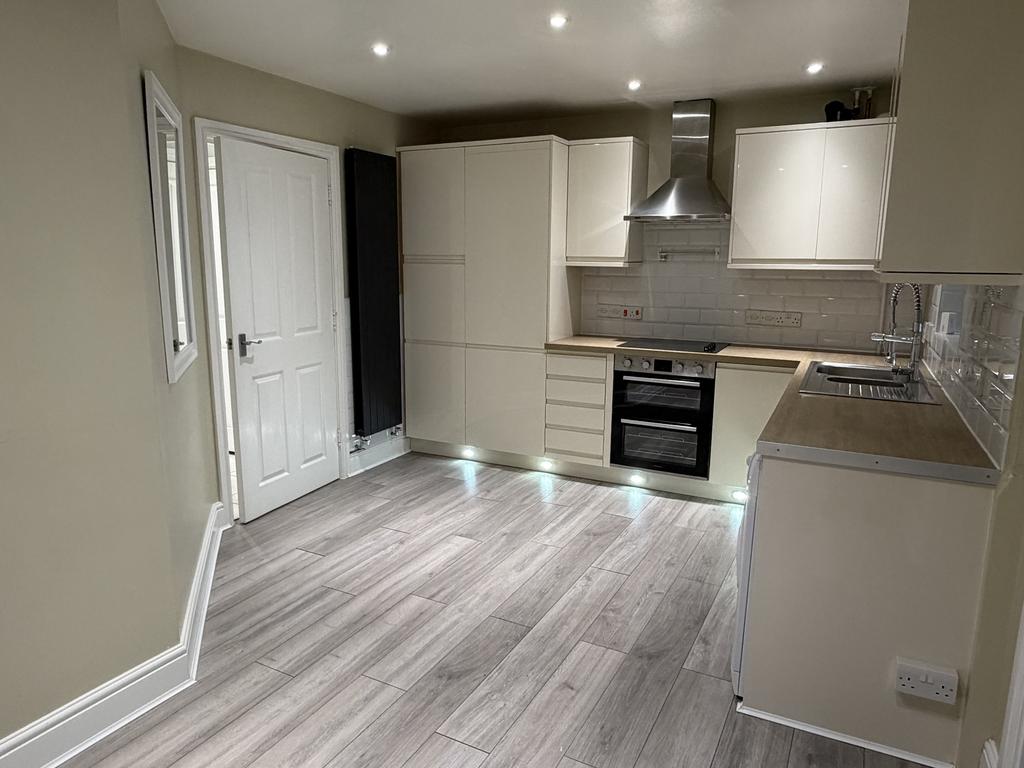 House in Malmesbury, Wiltshire - View 3