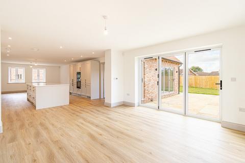 4 bedroom detached house for sale, Main Road, Clenchwarton, King's Lynn, Norfolk, PE34