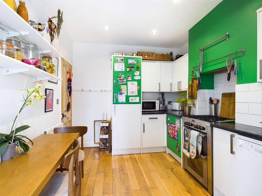 Apartment in Brighton - View 3