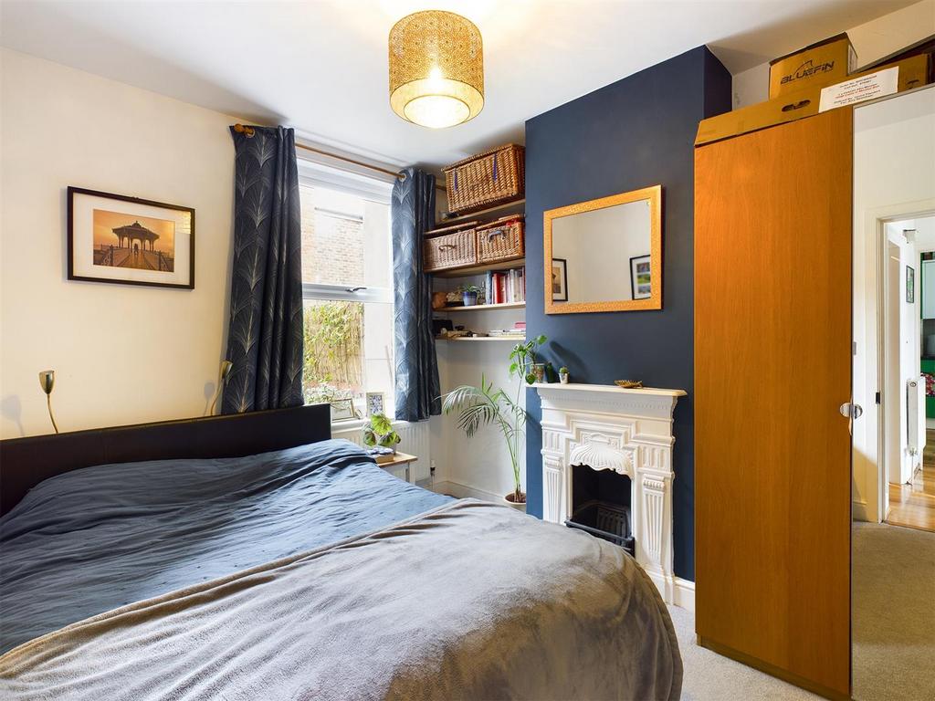 Apartment in Brighton - View 4