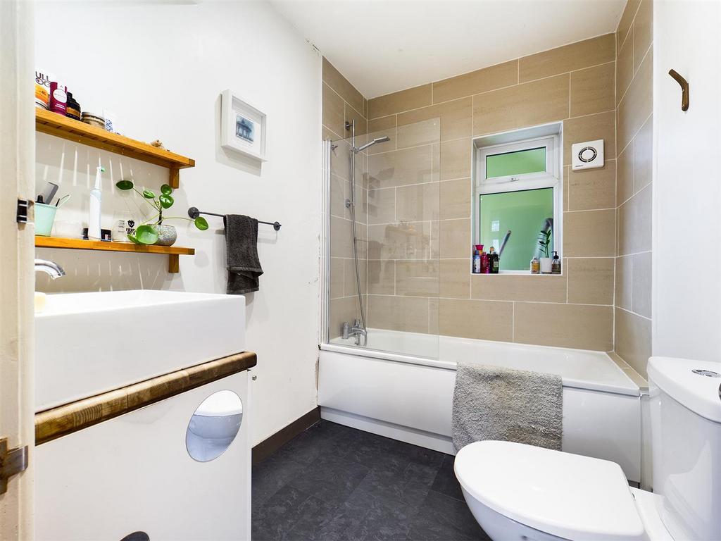 Apartment in Brighton - More