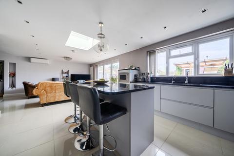 4 bedroom semi-detached house for sale, Bath Road, Slough, Berkshire