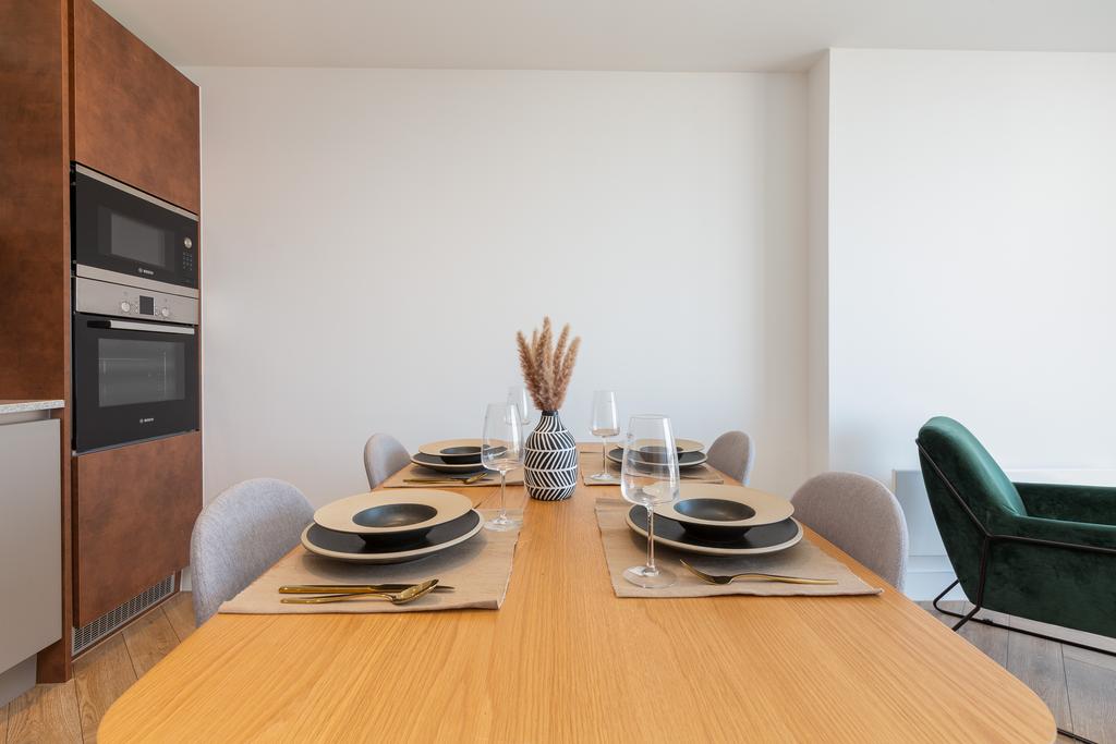 Apartment in Salford - View 4