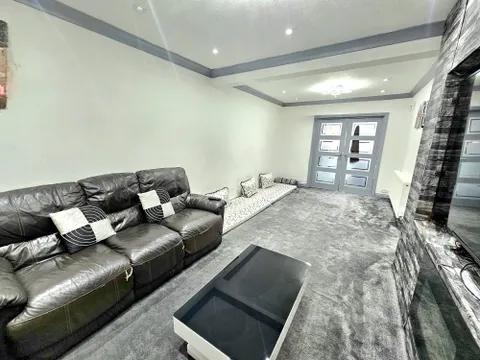 House in SOUTHALL - View 2