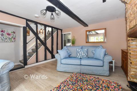 2 bedroom end of terrace house for sale, Chestnut Cottages, Ashford TN25