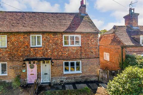 2 bedroom end of terrace house for sale, Chestnut Cottages, Ashford TN25