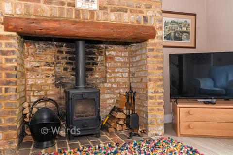 2 bedroom end of terrace house for sale, Chestnut Cottages, Ashford TN25