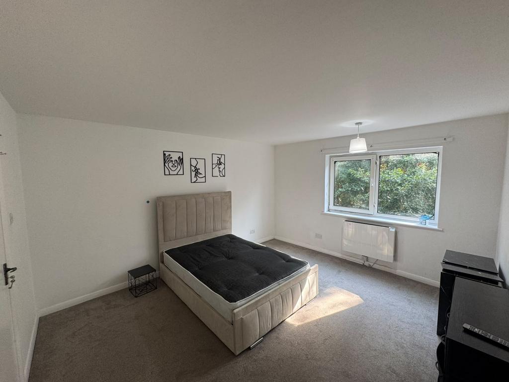 Apartment in UXBRIDGE