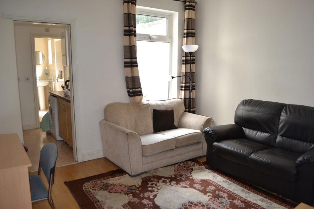 House in Birmingham, Bournbrook - View 2