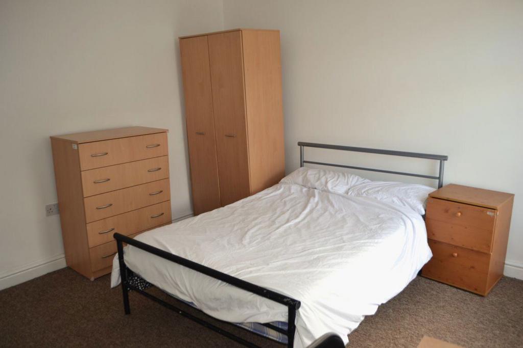 House in Birmingham, Bournbrook - More
