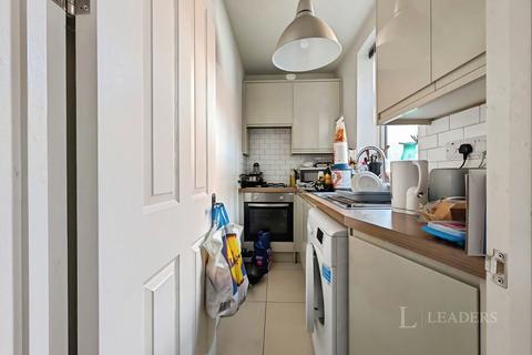 2 bedroom house to rent, High Street, Epsom, KT19