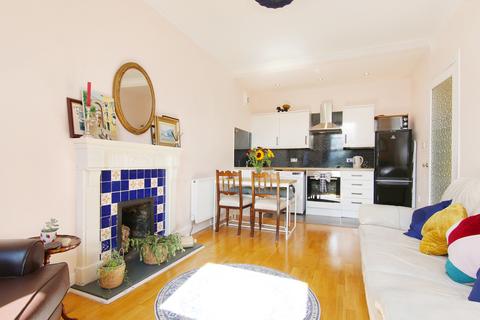 2 bedroom flat for sale, 114/9 Duke Street, Leith, Edinburgh, EH6 8HR