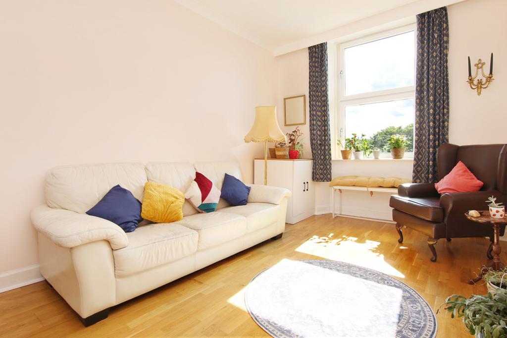 Apartment in Edinburgh, Lorne, Leith - View 3