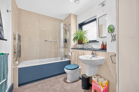 undefined, Coopers Road, London