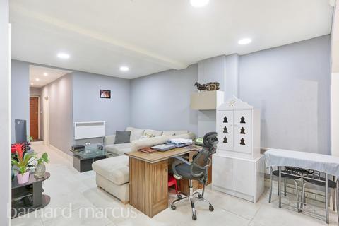 2 bedroom apartment to rent, The Avenue, Ealing