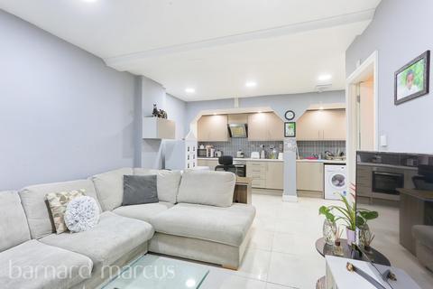 2 bedroom apartment to rent, The Avenue, Ealing