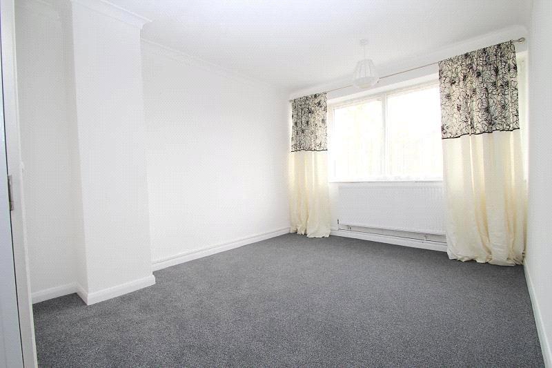 Apartment in Hornchurch - View 4
