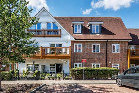 2 bedroom apartment for sale, Fitznell court ,Pond Hill Gardens, Cheam Village