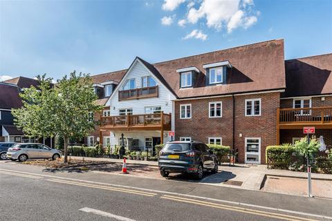 2 bedroom apartment for sale, Fitznell court ,Pond Hill Gardens, Cheam Village