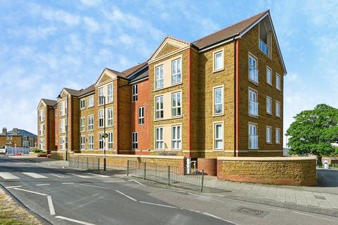 2 bedroom flat for sale, St. Edmunds Terrace, Hunstanton, Norfolk, PE36
