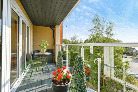 2 bedroom flat for sale, St. Edmunds Terrace, Hunstanton, Norfolk, PE36