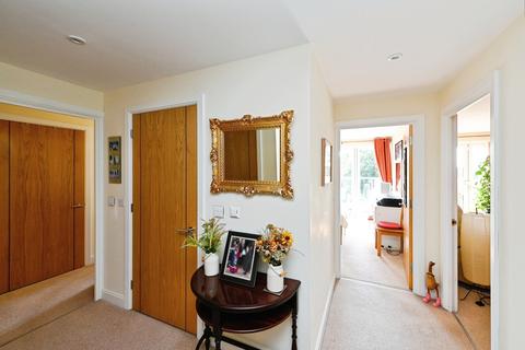 2 bedroom flat for sale, St. Edmunds Terrace, Hunstanton, Norfolk, PE36