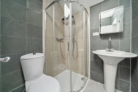 2 bedroom flat for sale, Replingham Road, Southfields, SW18