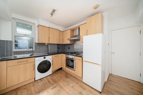 2 bedroom flat for sale, Replingham Road, Southfields, SW18
