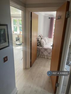 1 bedroom flat to rent, Mawney Road, Romford, RM7