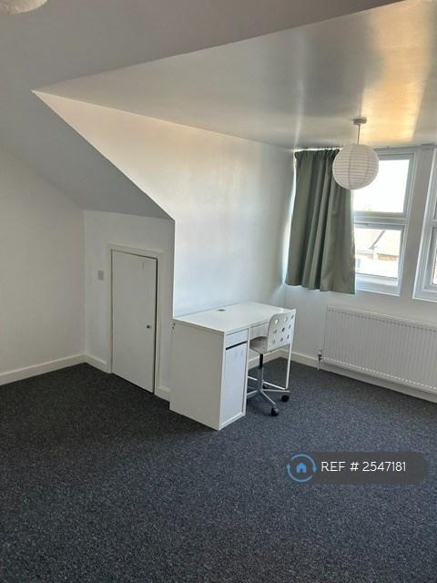 Apartment in London - View 2