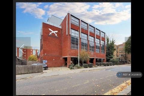 1 bedroom flat to rent, Scimitar House, Romford, RM1